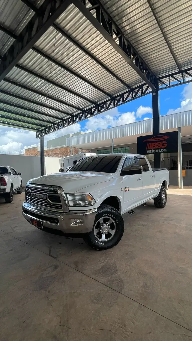 Carro RAM 2500 2012 2500 LARAMIE 6.7 TDI CD 4x4 Diesel