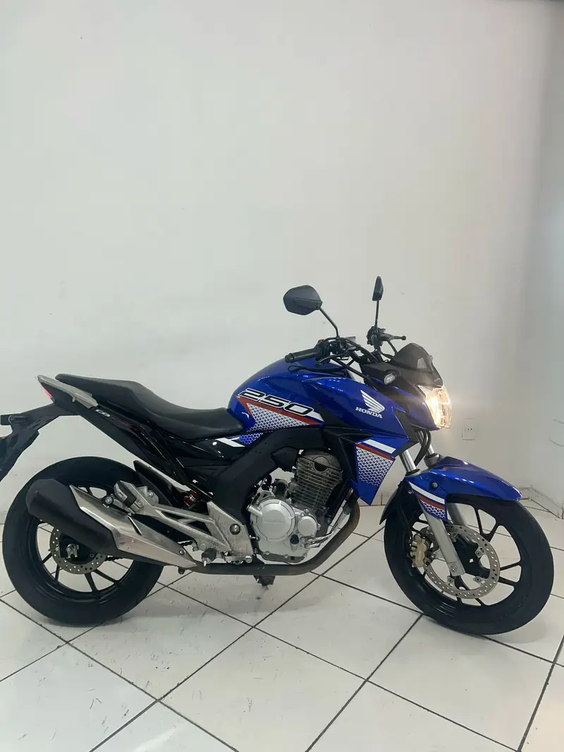 Honda CB 250F Twister (CBS)
