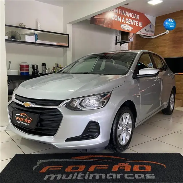 Carro Chevrolet Onix Plus 2023 LT 1.0