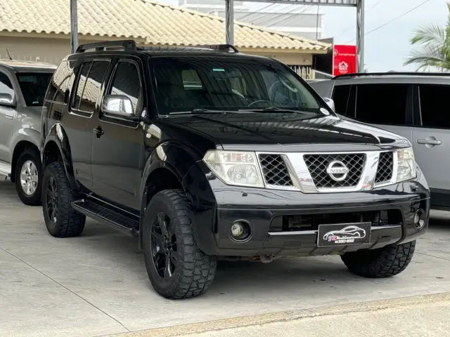 Carro Nissan Pathfinder 2006 LE 4x4 2.5