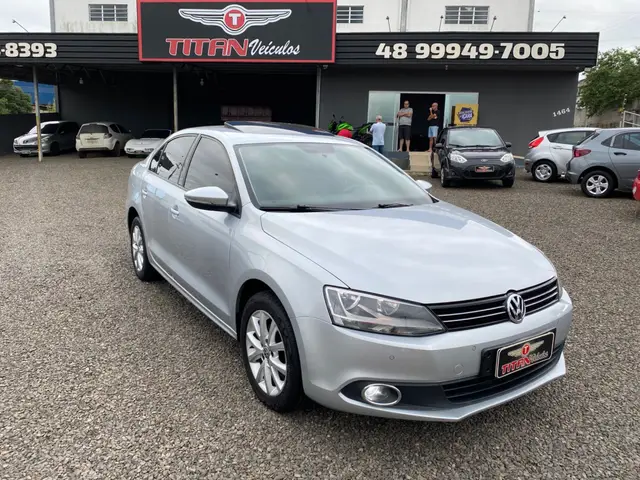 Carro Volkswagen Jetta 2014 2.0 Comfortline Tiptronic (Flex)