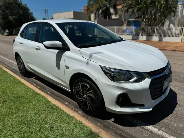 Carro Chevrolet Onix 2024 LT 1.0