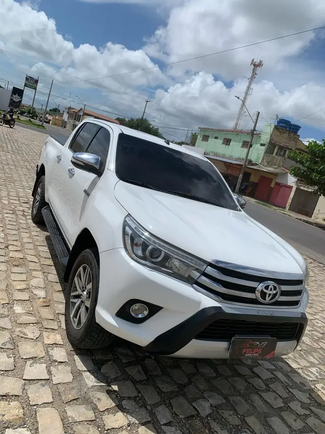 Carro Toyota Hilux Cabine Dupla 2016 Hilux 2.8 TDI SRX CD 4x4 (Aut)