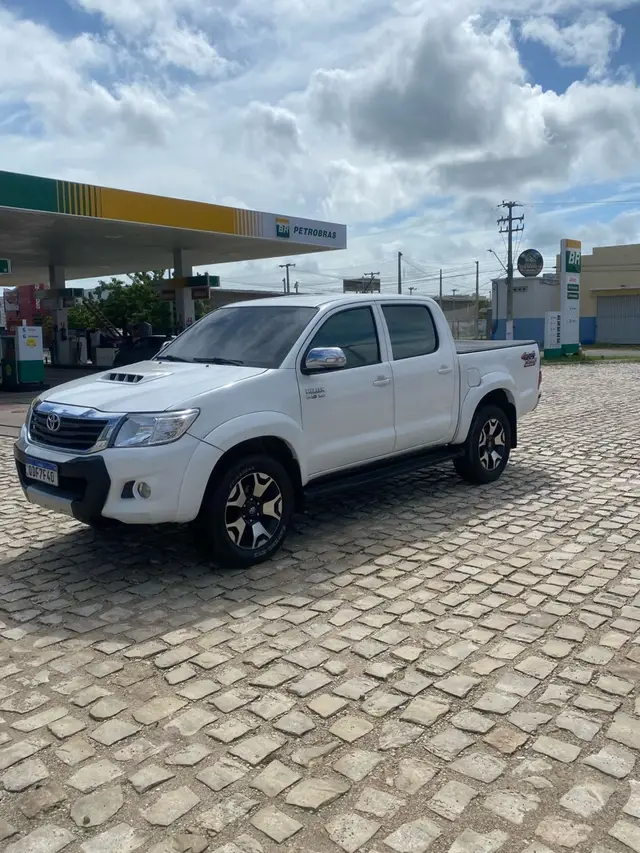 Carro Toyota Hilux Cabine Dupla 2015 Hilux 3.0 TDI 4x4 CD SRV (Aut)