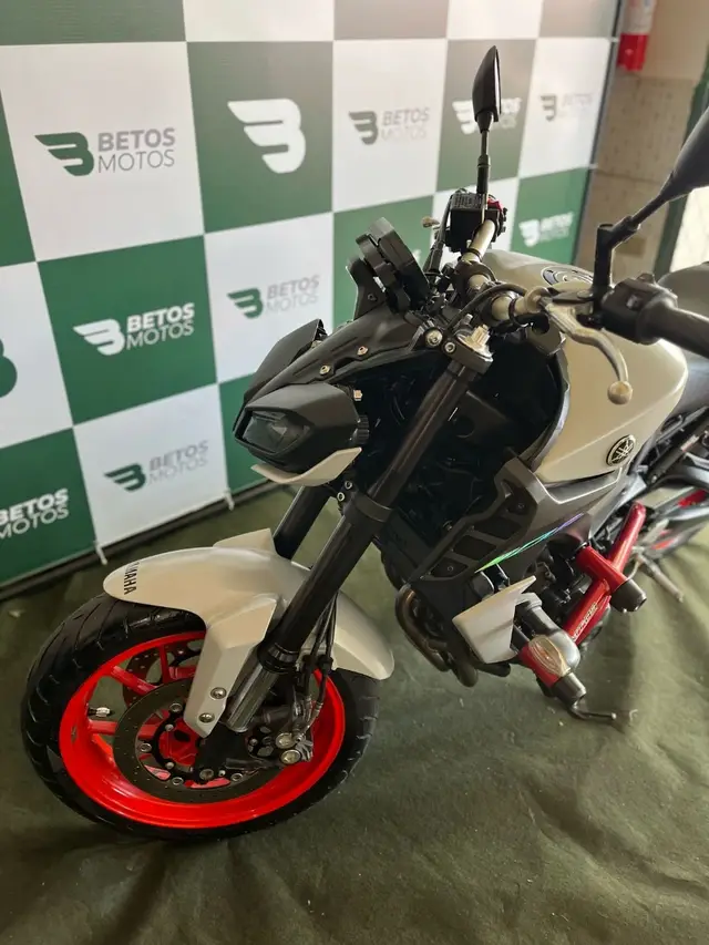 Carro Yamaha MT-09  2021 ABS