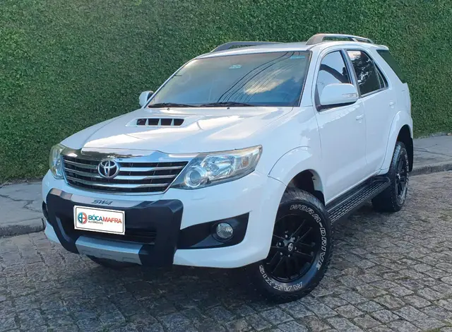 Carro Toyota Hilux SW4 2012 SRV 3.0 4X4 (7 Lugares)