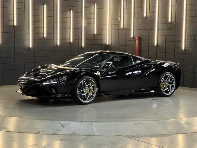 Carro Ferrari F8 Tributo 2022 3.9 V8 720cv