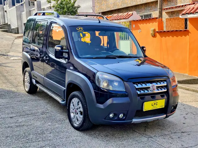 Carro Fiat Doblò 2012 Adventure 1.8 16V (Flex)