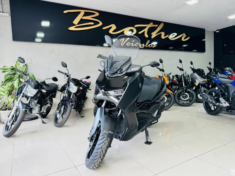 Yamaha XMax 250 Connected