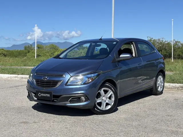 Carro Chevrolet Onix 2015 1.4 LT SPE/4 (Aut)
