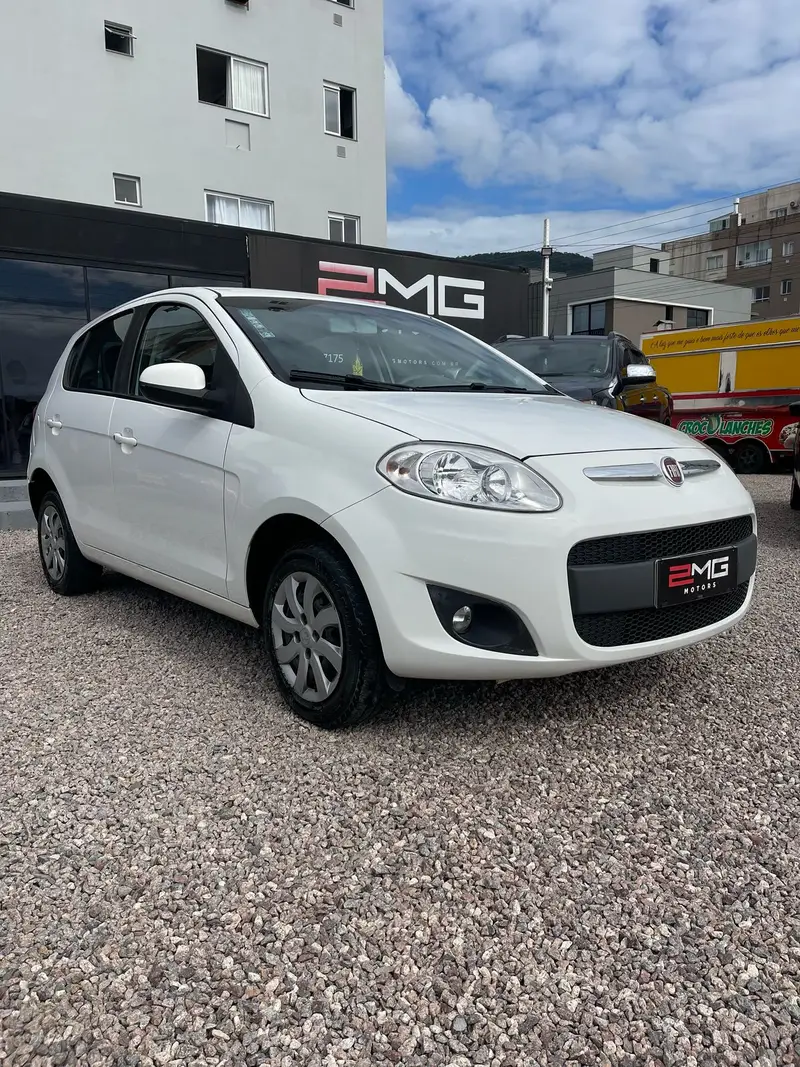 Fiat Palio Attractive 1.0 8V (Flex)