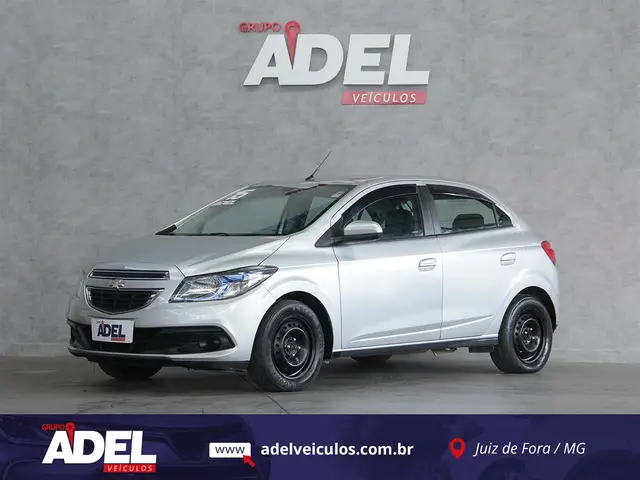 Carro Chevrolet Onix 2015 1.4 LT SPE/4