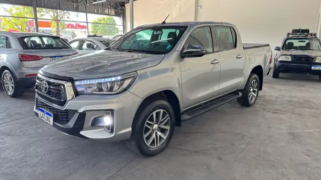Carro Toyota Hilux Cabine Dupla 2019 Hilux 2.8 TDI SRV CD 4x4 (Aut)