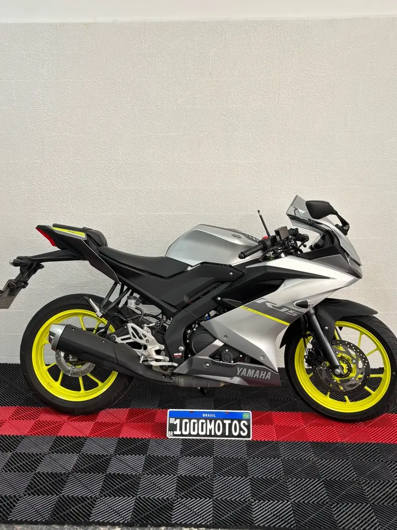 Yamaha YZF R15 ABS