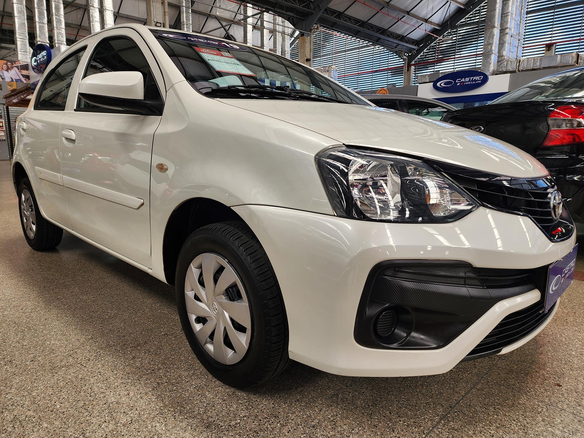 TOYOTA Etios X 1.3 (Flex)