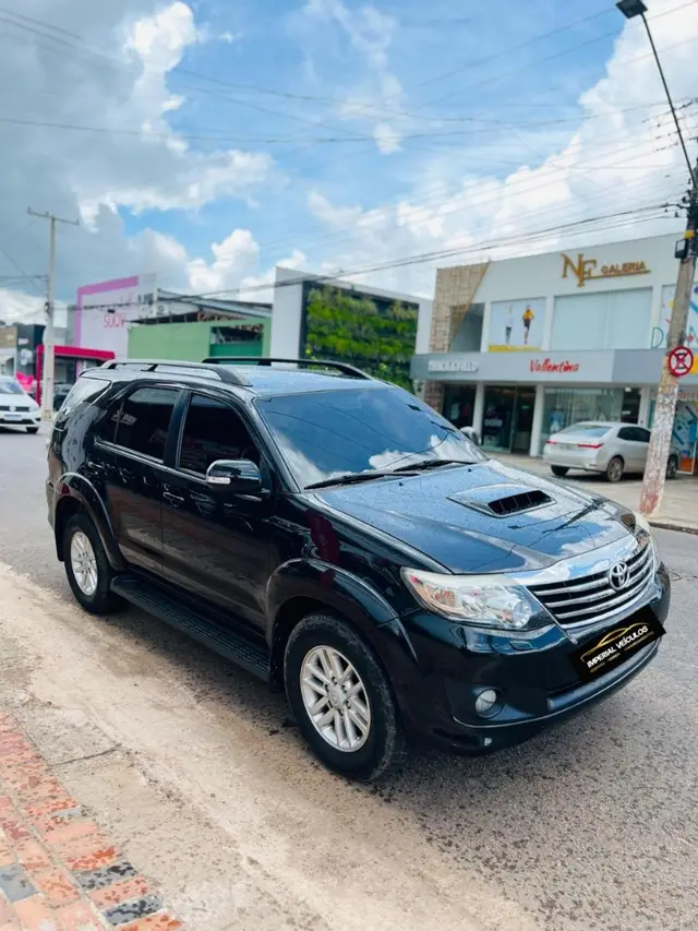 Carro Toyota Hilux SW4 2014 3.0 TDI 4x4 SRV 5L