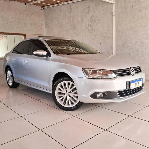 Volkswagen Jetta 2.0 TSI Highline DSG