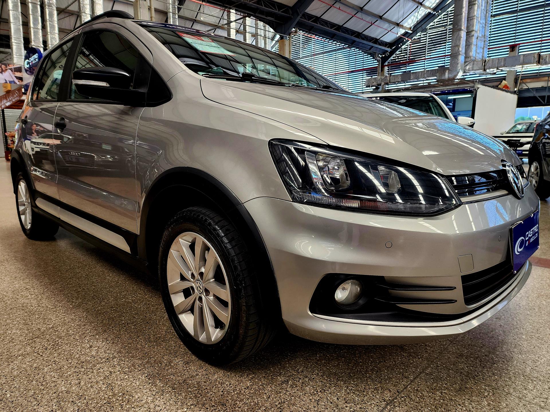 Volkswagen Fox 1.0 MPI Track (Flex)