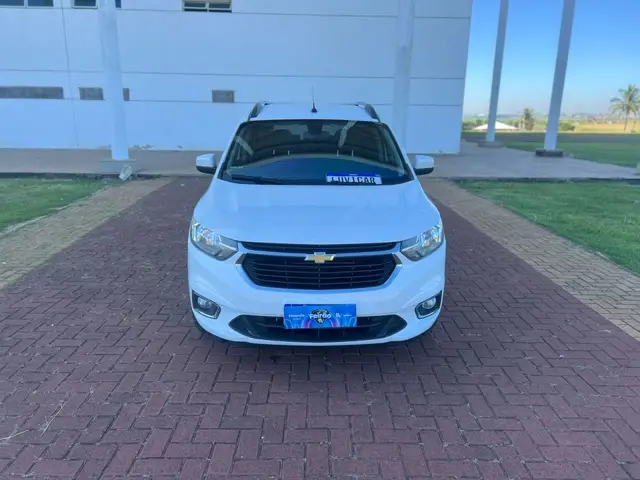 Carro Chevrolet Spin 2023 Premier 1.8 (Aut.)