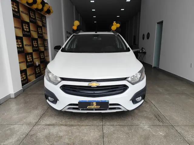 Carro Chevrolet Onix 2018 1.4 Activ SPE/4 (Aut)