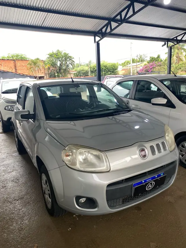 Carro Fiat Uno 2012 Vivace 1.0 8V (Flex) 4p