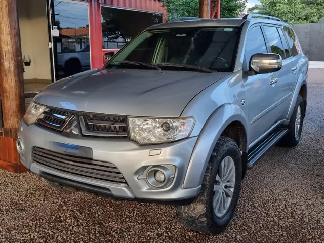 Carro Mitsubishi Pajero Dakar 2015 3.2 HPE 4WD (Aut)