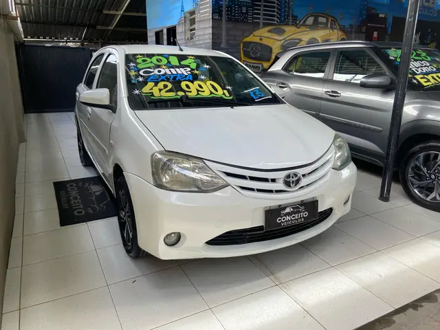 Carro Toyota Etios 2014 X 1.3 (Flex)