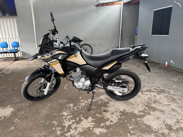 Carro Honda XRE 300 2023 ABS