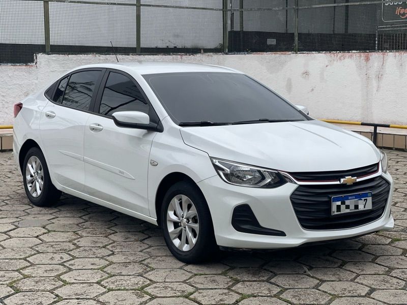 Chevrolet Onix Plus