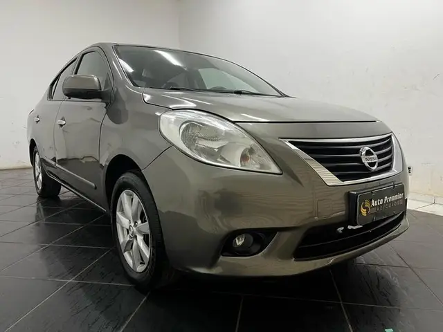 Carro Nissan Versa 2012 1.6 16V SL (Flex)