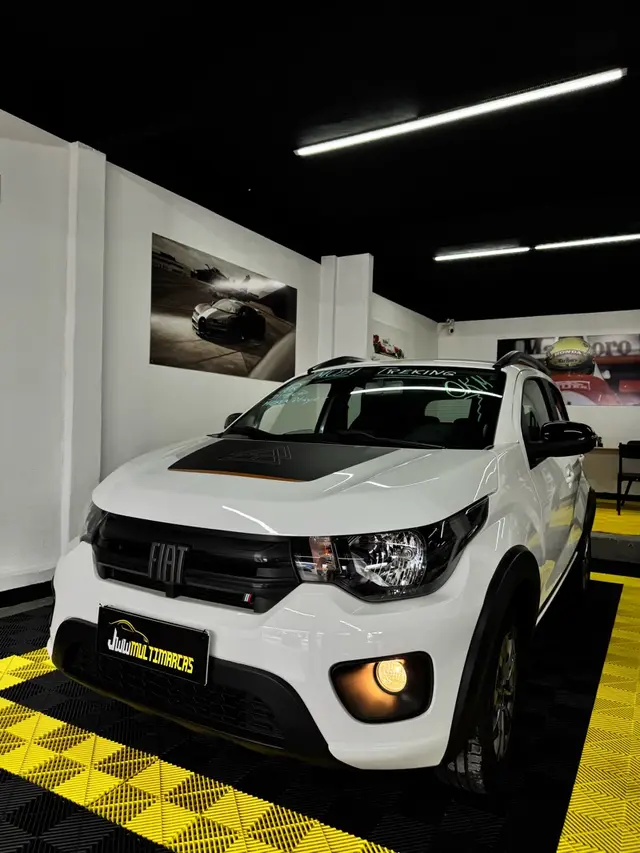Carro Fiat Mobi 2025 Trekking 1.0