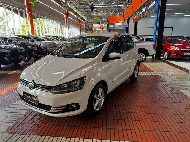 Carro Volkswagen Fox 2016 1.6 16v MSI Highline I-Motion (Flex)