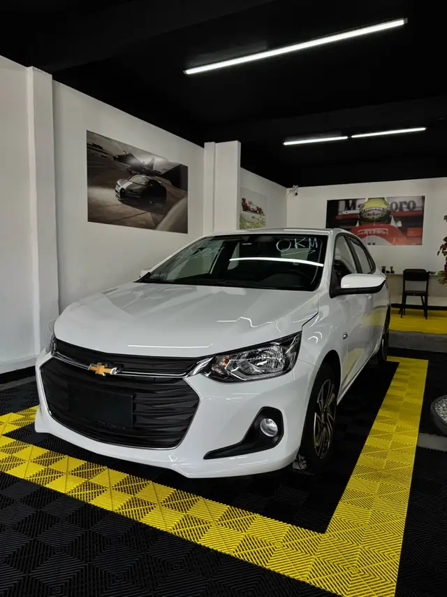 Carro Chevrolet Onix 2025 LT 1.0