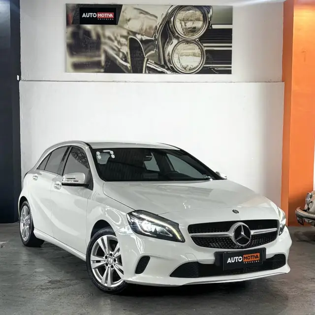 Carro Mercedes-Benz A 200 2017 200 1.6 Turbo FlexFuel DCT
