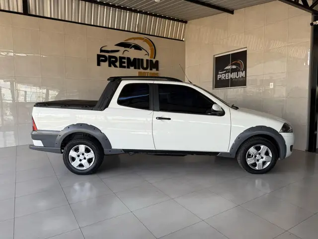Carro Fiat Strada 2013 Trekking 1.6 16V (Flex) (Cabine Dupla)