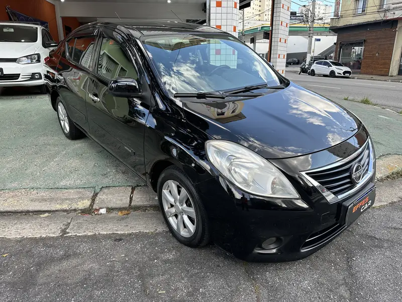 Nissan Versa 1.6 16V SL (Flex)