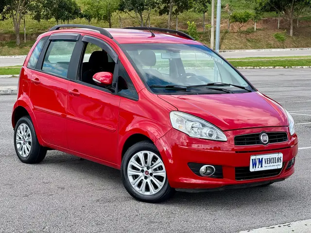 Carro Fiat Idea 2013 Attractive 1.4 8V (Flex)