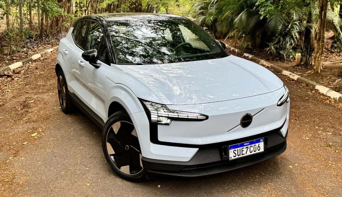 Elétricos puros já representam 14% das vendas globais de carros de passeio e comerciais leves, mas, embora a eletrificação reduza emissões, os “e-SUVs” são exceções 