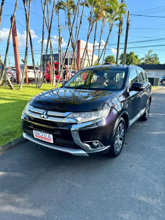 Carro Mitsubishi Outlander 2016 2.2 DI-D 4WD (Aut)