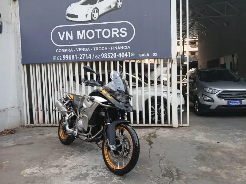 BMW Adventure Premium