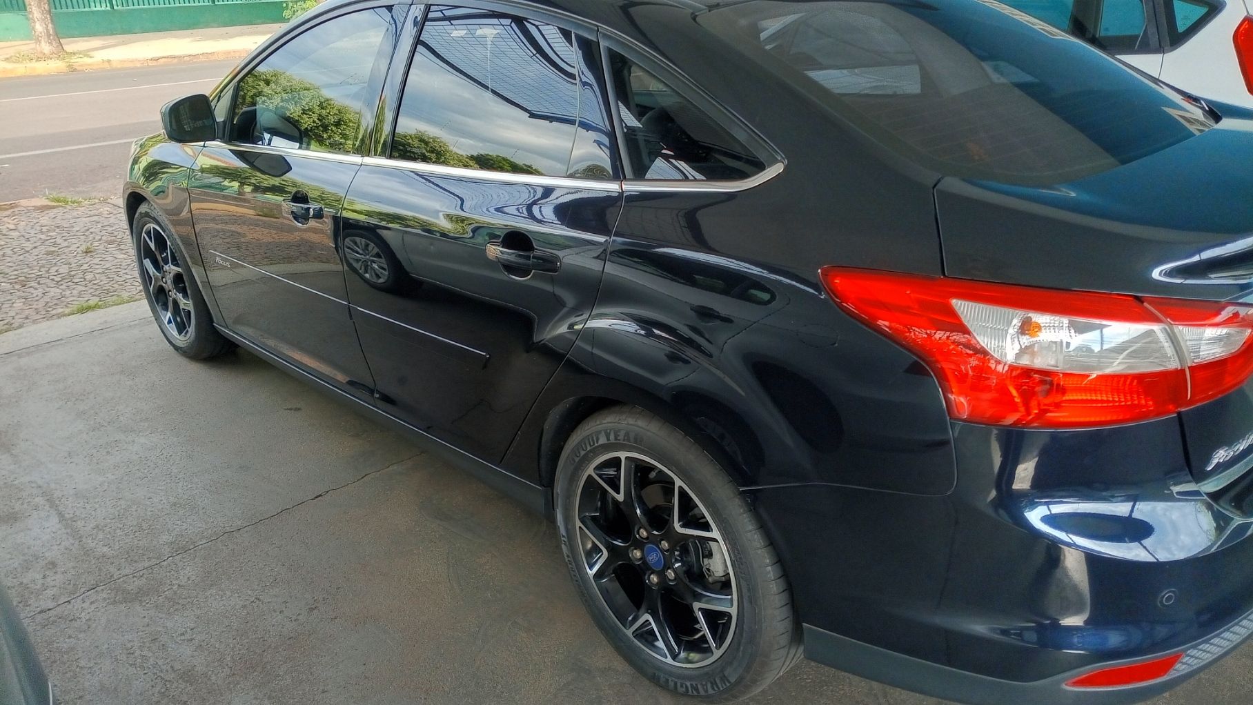 Ford Focus Sedan