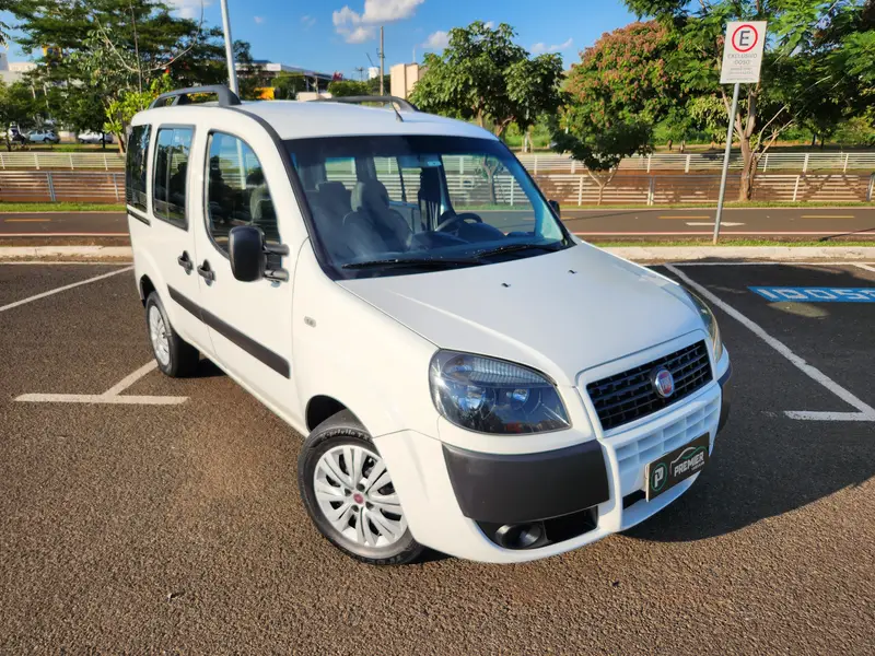 Fiat Doblò Essence 1.8 16V (Flex)