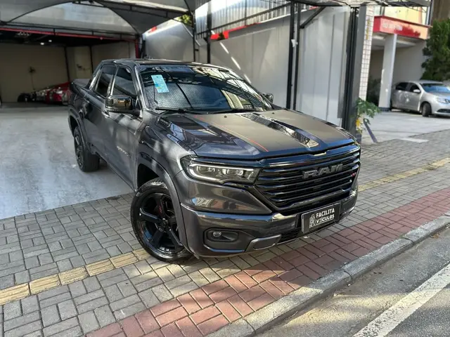 Carro RAM Rampage 2024 R/T 2.0 Turbo