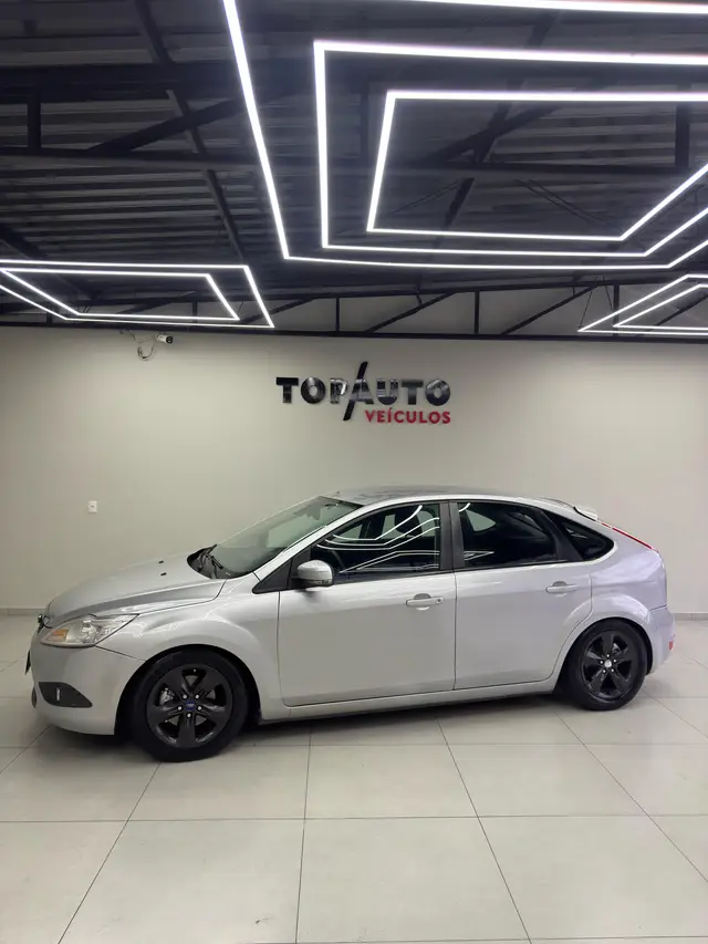 Carro Ford Focus Hatch 2012 2.0 16V Flex