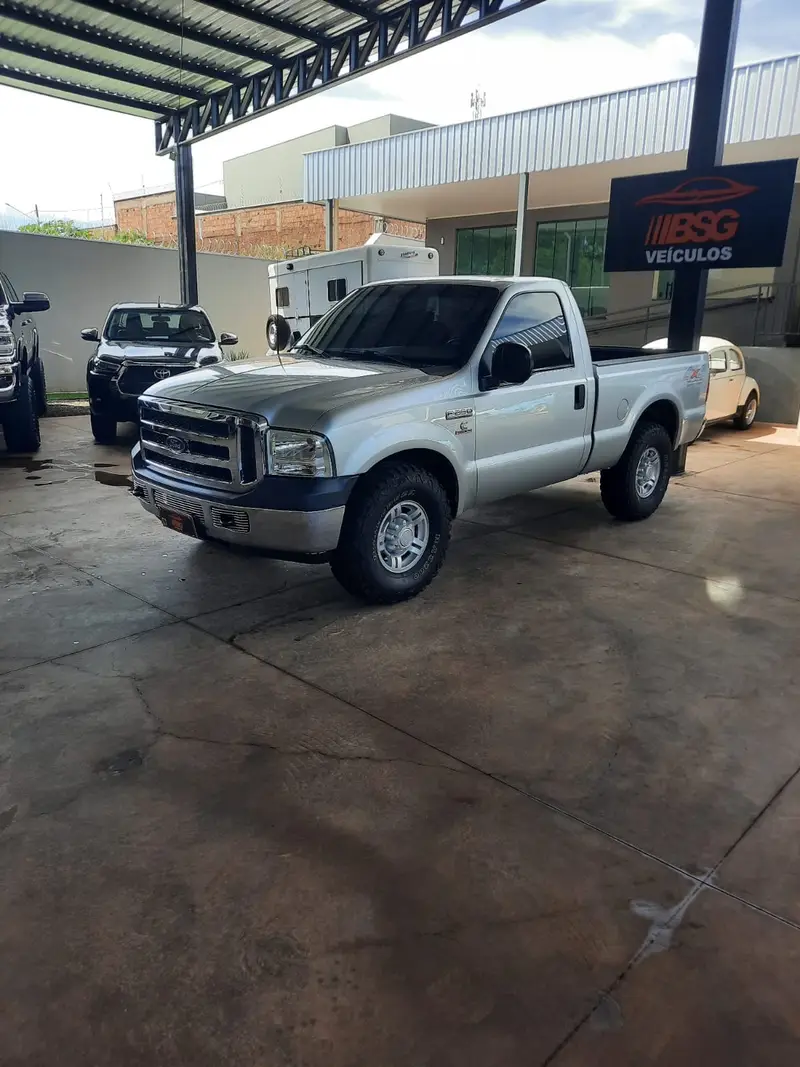 Ford F-250 XLT 4x4 3.9 (Cab Simples)