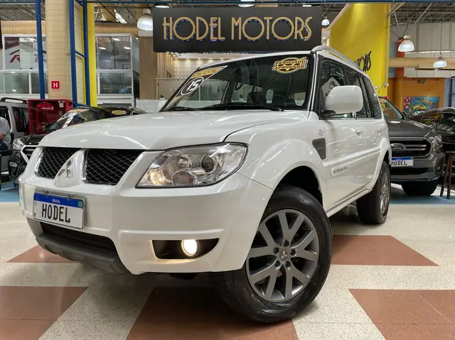 Carro Mitsubishi Pajero TR4 2015 2.0 16V 4x2 (Flex)
