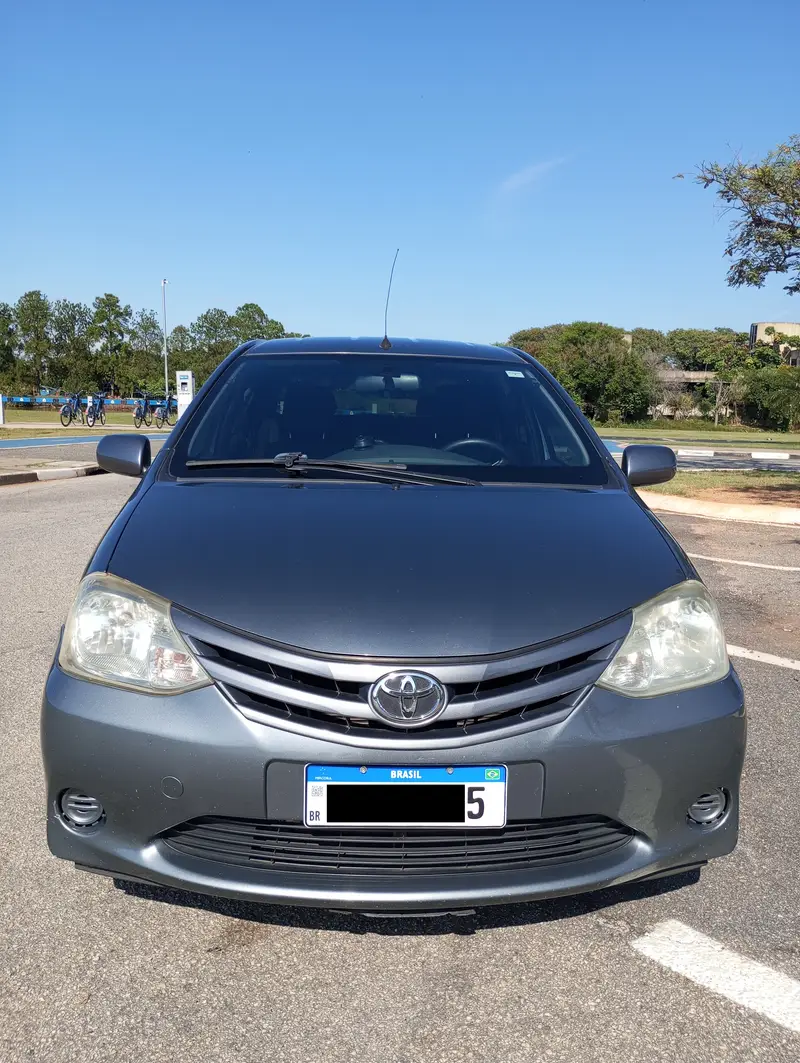 Toyota Etios Sedan XS 1.5 (Flex)