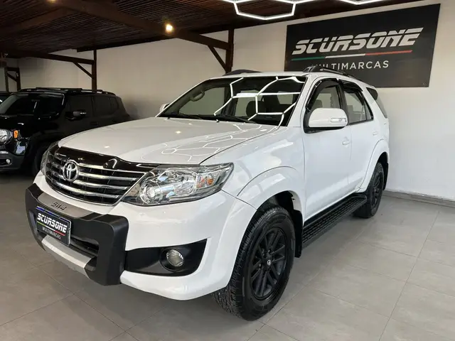 Carro Toyota Hilux SW4 2015 SRV 4x4 3.0 Turbo  (aut)