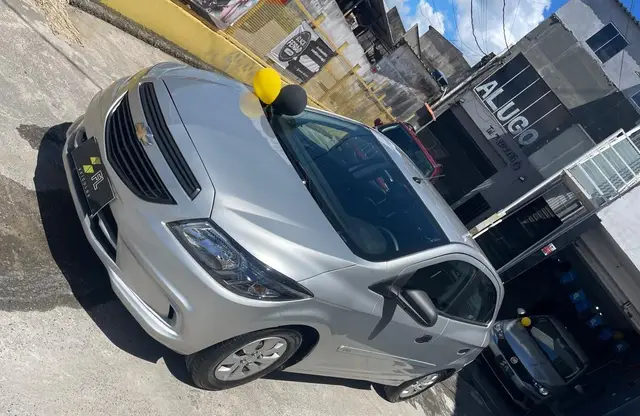 Carro Chevrolet Onix 2019 1.0 Joy SPE/4