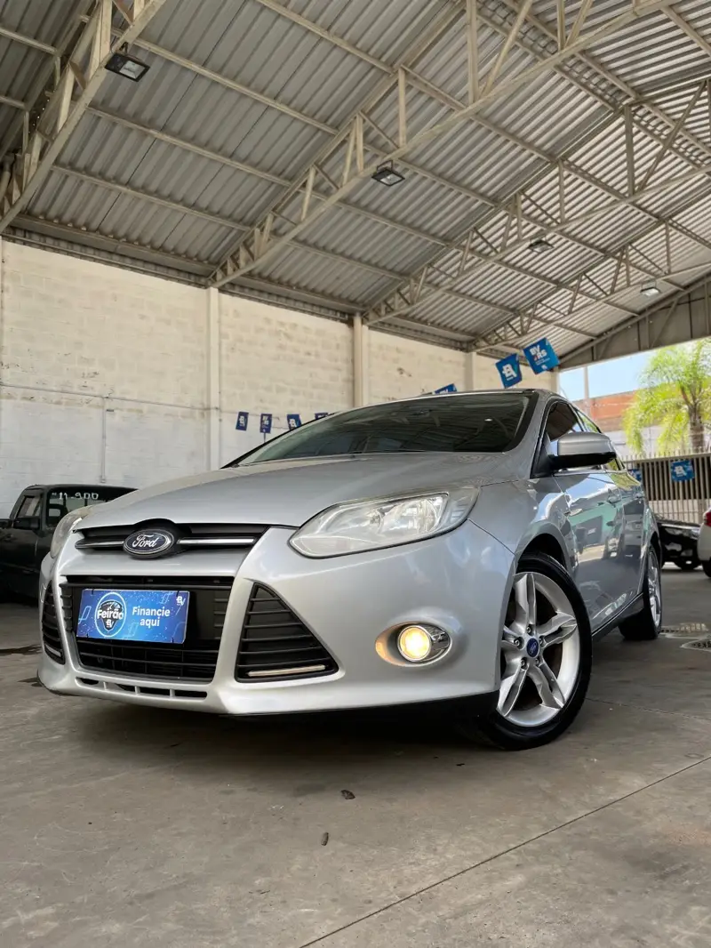 Ford Focus Hatch SE Plus 2.0 16V PowerShift